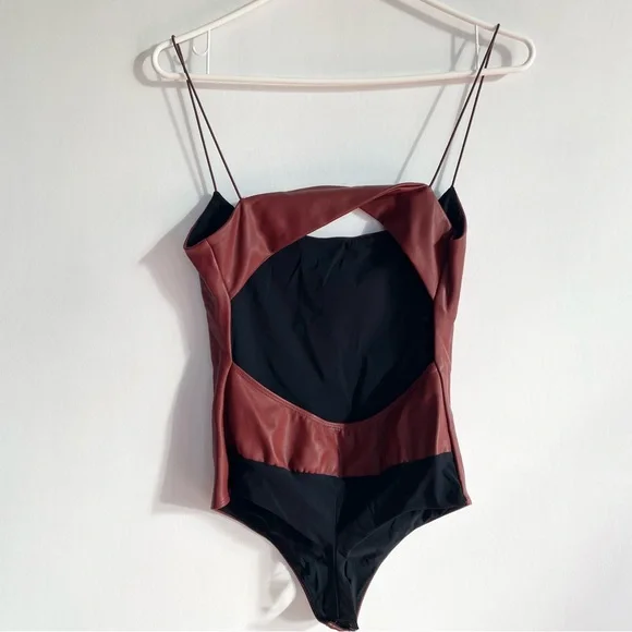 ALIX NYC Hirst Bodysuit Faux Leather Marroon Red Sleeveless Back Cut Out M - Picture 6 of 15